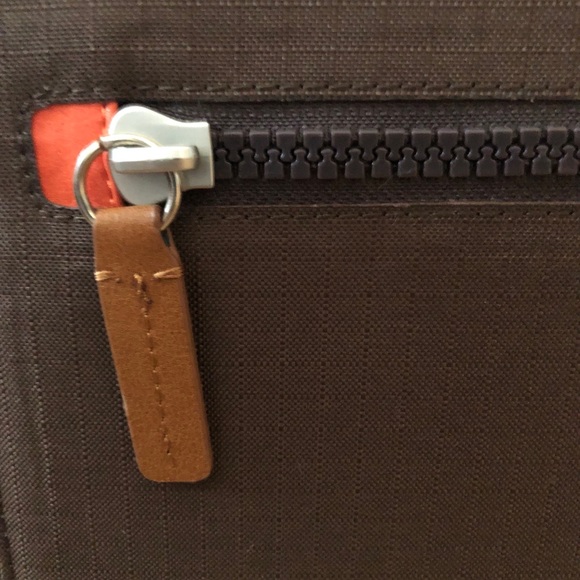 Tommy Hilfiger Canvas iPad-Tablet Case - Picture 5 of 6